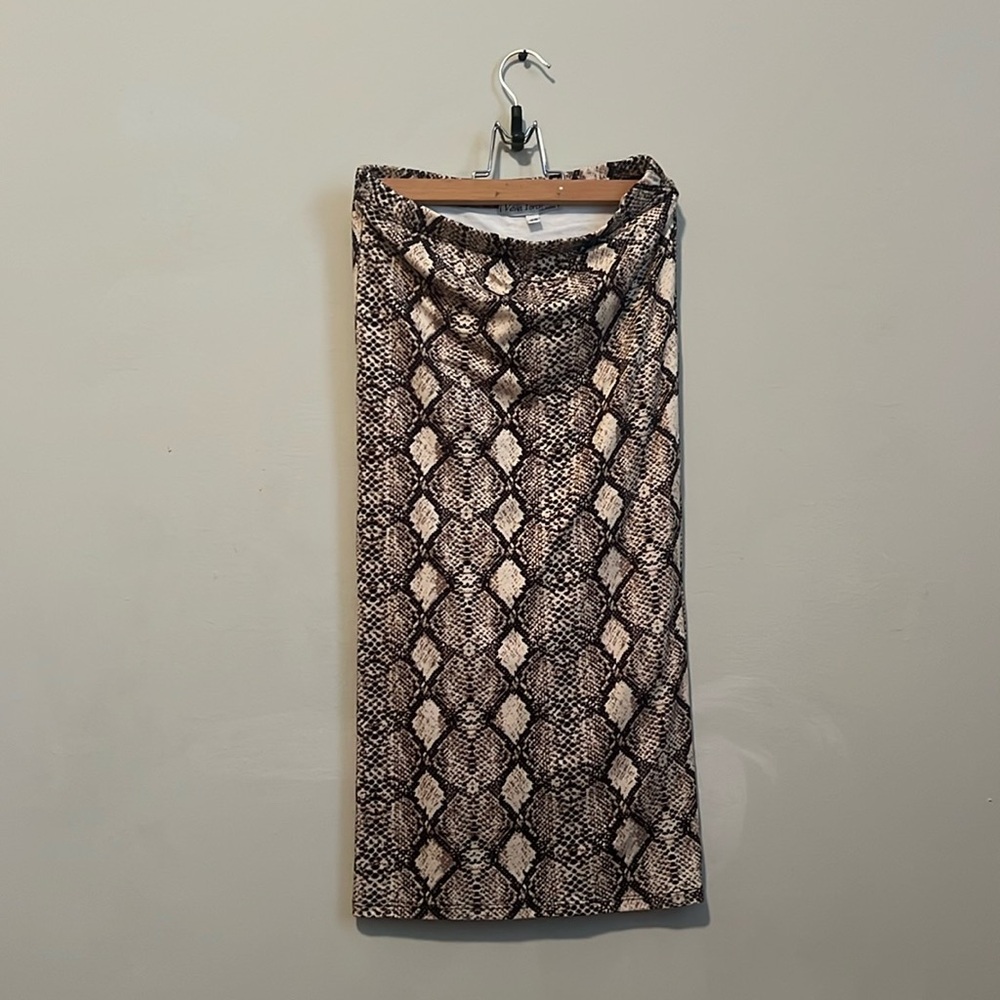 Animal print skirt!